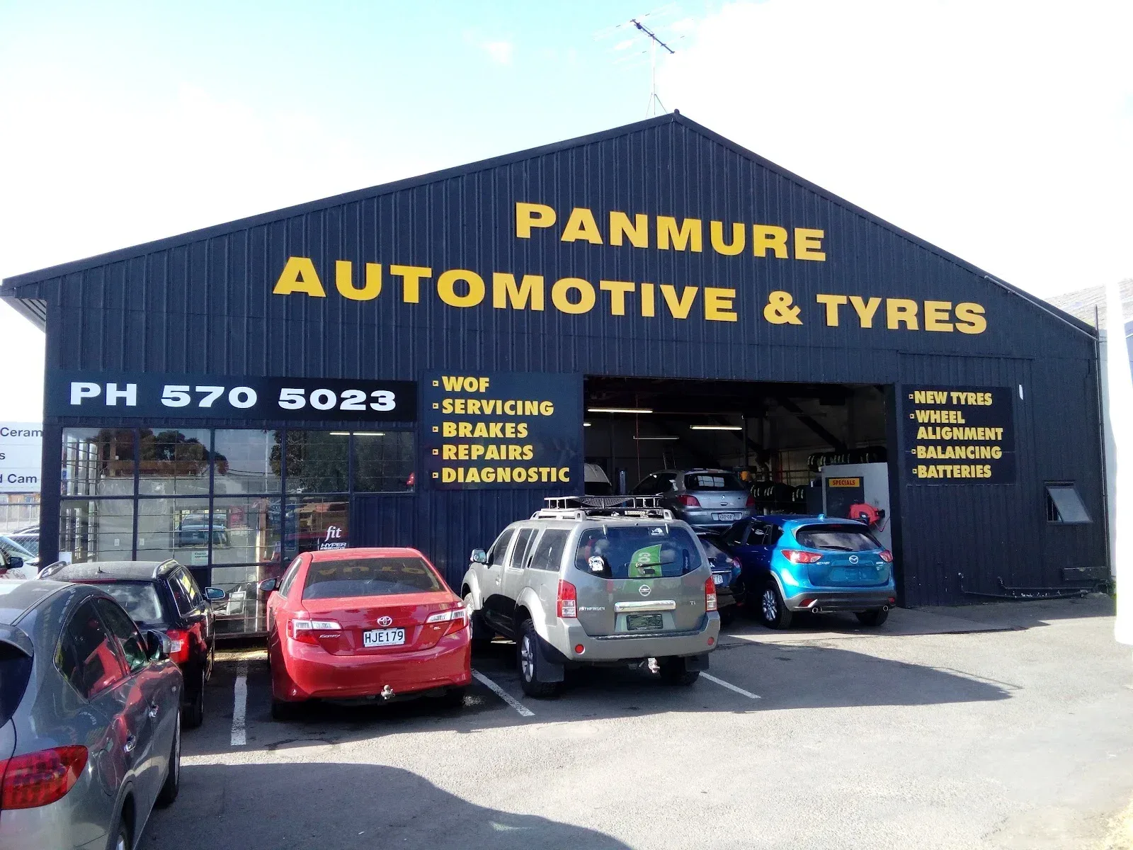 PANMURE AUTOMOTIVE & TYRES logo