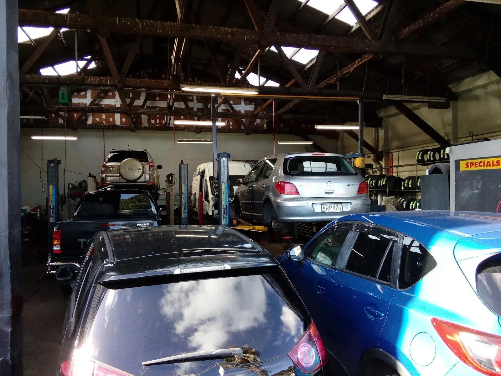PANMURE AUTOMOTIVE & TYRES photo 2